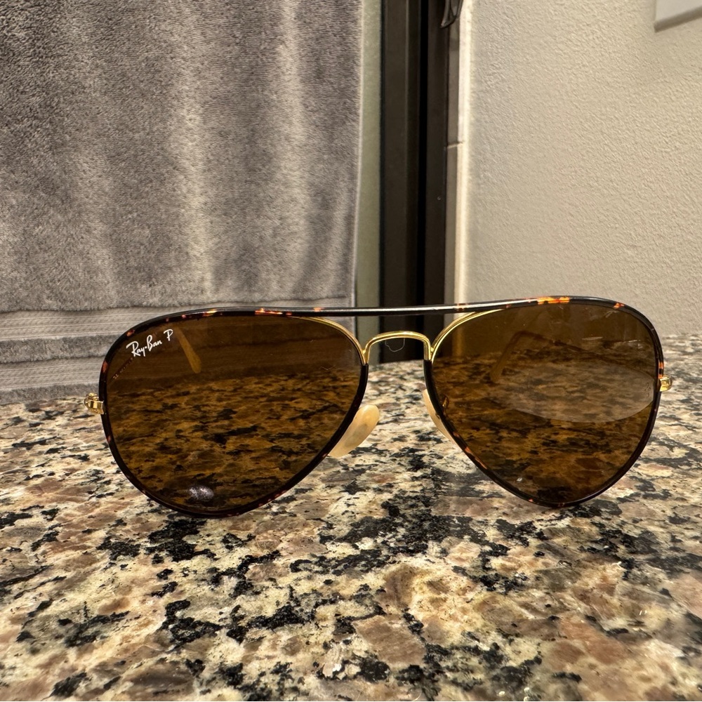 Ray Ban Aviators - Picture 2 of 7